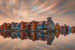 Fotografía de larga exposición del atardecer en el distrito de la ciudad de Groninga, Países B...jpg