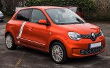 Renault_Twingo_Electric_Vibes_(III,_Facelift)_–_f_30012021.jpg