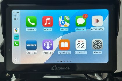 Pantalla Apple Car con todas las aplicaciones de iPhone compatibles.